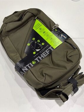 Travelon Men's Women's Anti-Theft Sling Bag Green Travel NWT Lockable Zippers
